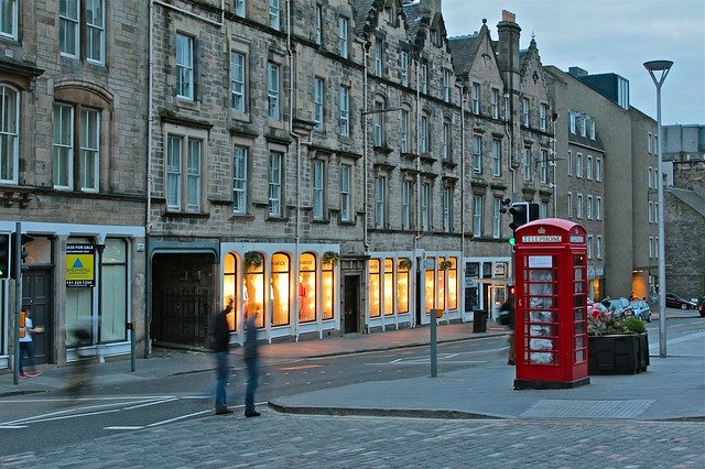 Edinburgh properties with a for sale sign outside